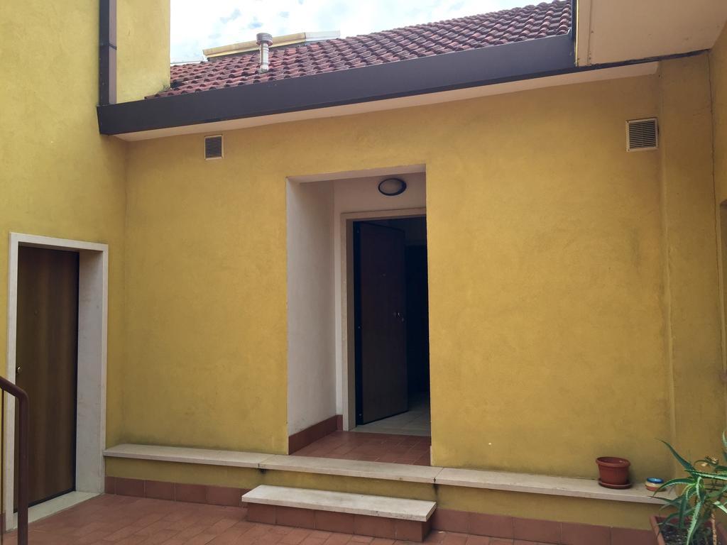 Flats4Rent Tommaso Apartment เวโรนา ภายนอก รูปภาพ