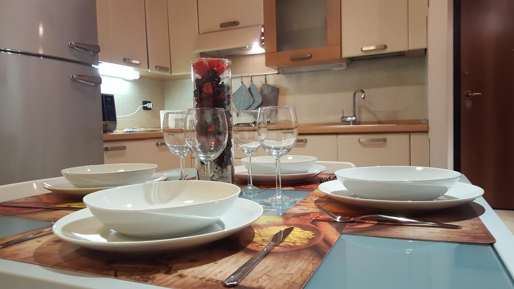 Flats4Rent Tommaso Apartment เวโรนา ภายนอก รูปภาพ