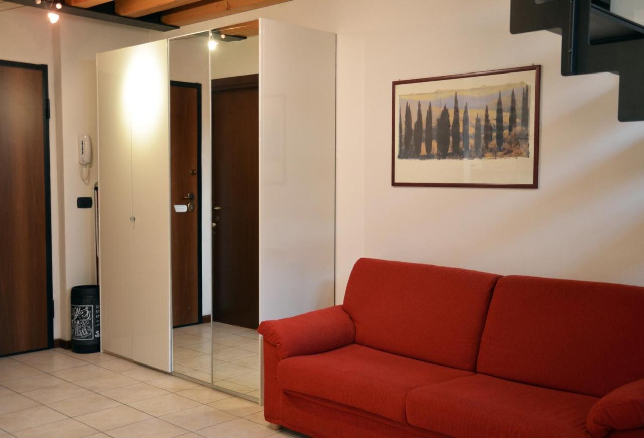 Flats4Rent Tommaso Apartment เวโรนา ภายนอก รูปภาพ